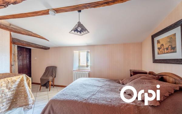 Appartement à vendre    5 pièces • 130 m2 Chazay-d'Azergues