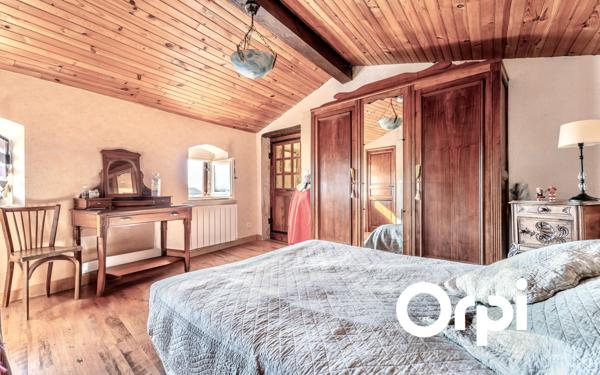 Appartement à vendre    5 pièces • 130 m2 Chazay-d'Azergues