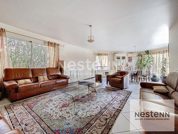 A vendre maison 6 pièces de 170 m² avec plus de 50 m² de dépendance et piscine sur terrain arboré d'environ 980 m² à Montpellier secteur Aiguelongue