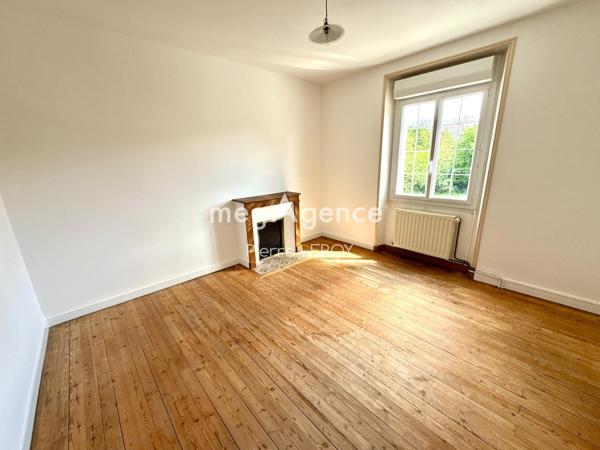 Maison à Segré-en-Anjou Bleu, 49520 - 5 pièces 121m²