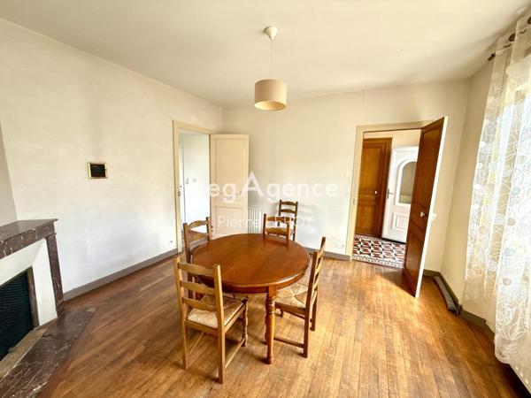 Maison à Segré-en-Anjou Bleu, 49520 - 5 pièces 121m²