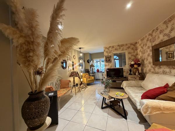A DECOUVRIR SANS TARDER !!! MAISON DE VILLE 115 M2 AVEC PATIO 15M2
