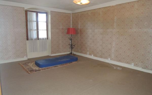 Maison à vendre    5 pièces •  Songieu