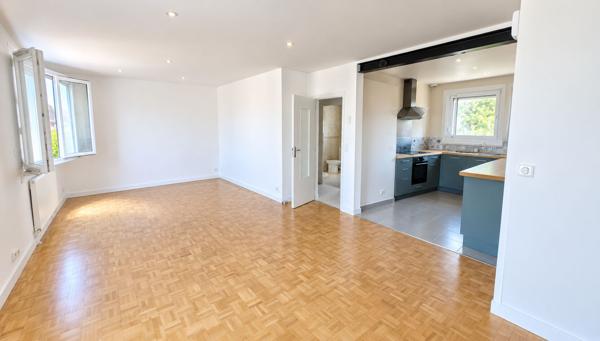 Maison en plein centre de Donges, grand terrain, 3 chambres, sous-sol