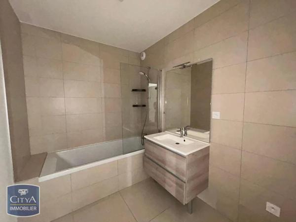 Appartement à louer 3 pièces 69.2m² Annemasse (74100)