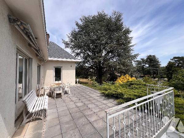 Parc du Vivier, maison R+1 sur sous-sol complet de 340 m² dont 135 habitables + 50 m² aménageables.