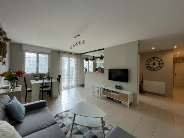 MASSY VILMORIN APPARTEMENT 3 PIÈCES 68 M² REZ-DE-JARDIN TERRASSE PARKING CAVE