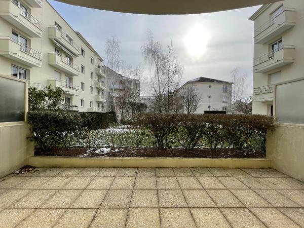 MASSY VILMORIN APPARTEMENT 3 PIÈCES 68 M² REZ-DE-JARDIN TERRASSE PARKING CAVE