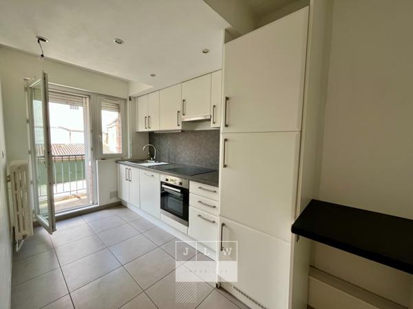 Appartement rénové T4 avec garage et balcon