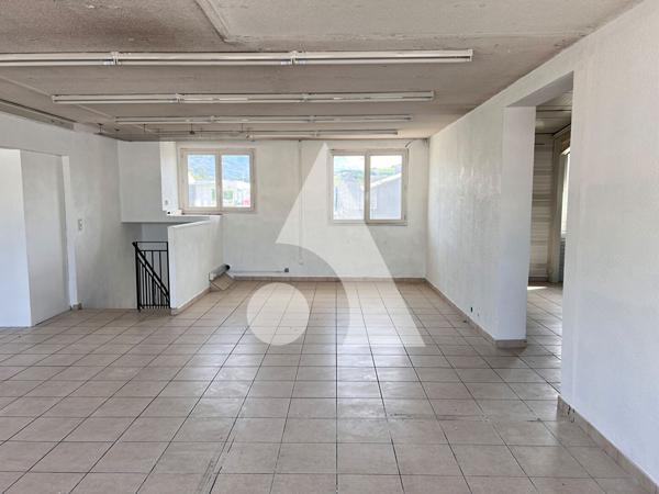 Bureaux 6 pièces 169.02 m2