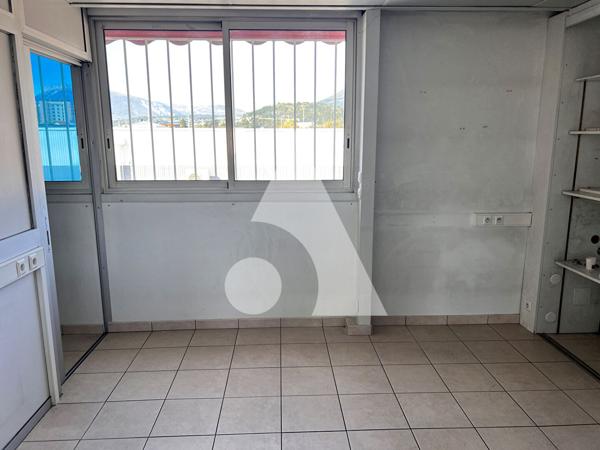 Bureaux 6 pièces 169.02 m2