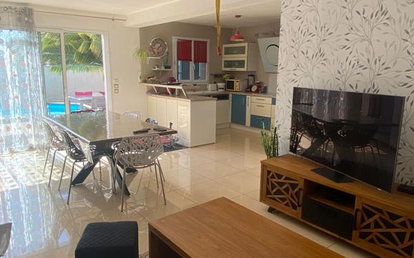 Maison à vendre    4 pièces •  Clavette