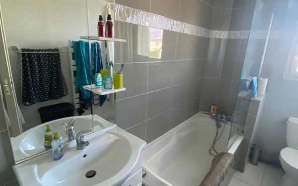 Maison à vendre    4 pièces •  Clavette