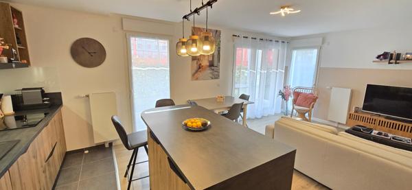 VELIZY Quartier EUROPE : Bel appartement récent T3 en Rez-de -jardin 61m² avec double parking + cave