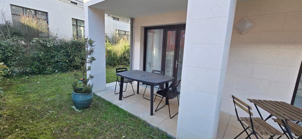 VELIZY Quartier EUROPE : Bel appartement récent T3 en Rez-de -jardin 61m² avec double parking + cave