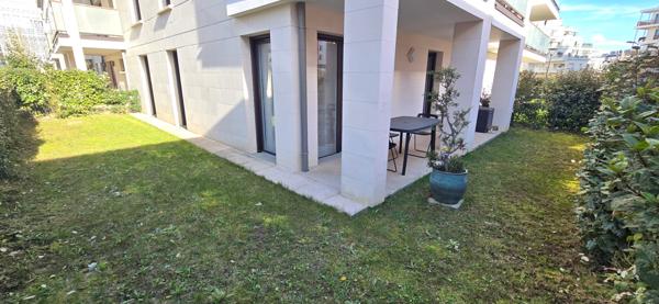 VELIZY Quartier EUROPE : Bel appartement récent T3 en Rez-de -jardin 61m² avec double parking + cave