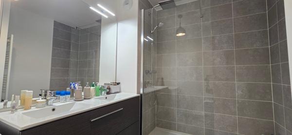 VELIZY Quartier EUROPE : Bel appartement récent T3 en Rez-de -jardin 61m² avec double parking + cave