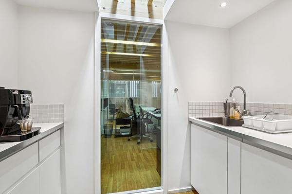 Bureaux à louer ou à vendre - Paris 6 - Surface climatisée sur cour