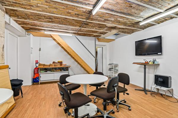 Bureaux à louer ou à vendre - Paris 6 - Surface climatisée sur cour