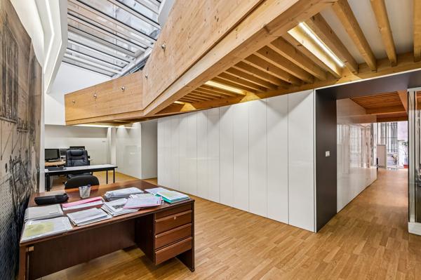 Bureaux à louer ou à vendre - Paris 6 - Surface climatisée sur cour