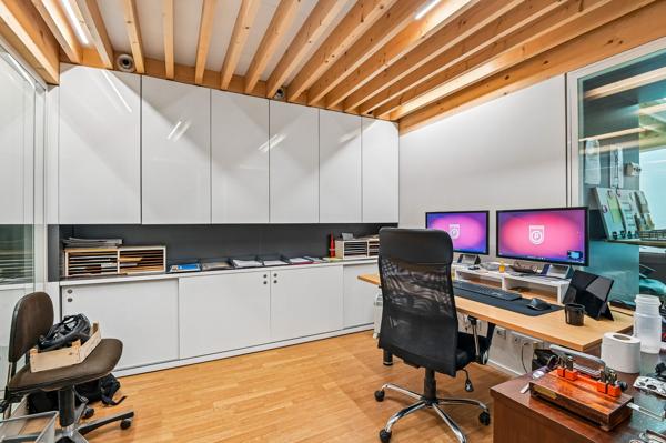 Bureaux à louer ou à vendre - Paris 6 - Surface climatisée sur cour