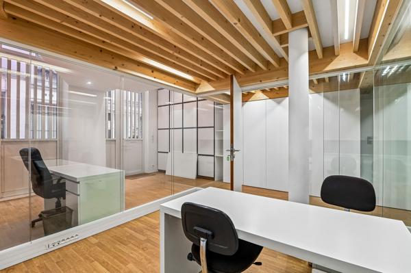 Bureaux à louer ou à vendre - Paris 6 - Surface climatisée sur cour