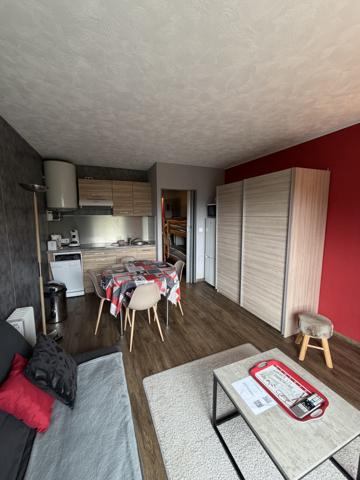 STUDIO REFAIT A NEUF EN CENTRE STATION