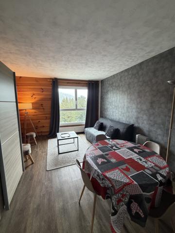 STUDIO REFAIT A NEUF EN CENTRE STATION