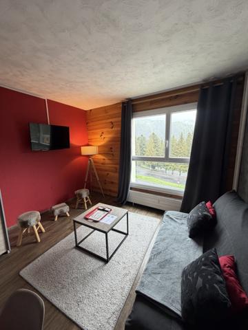 STUDIO REFAIT A NEUF EN CENTRE STATION