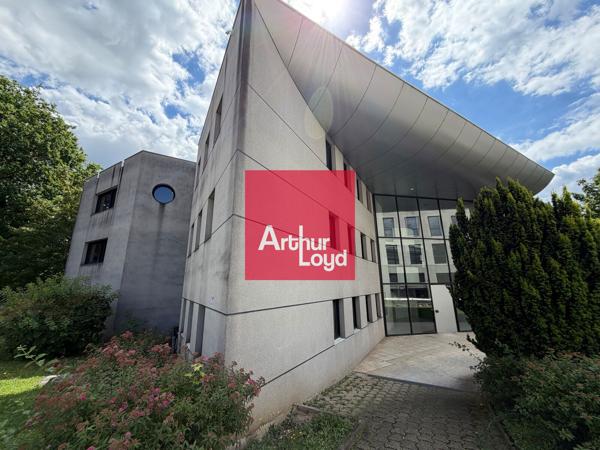 Bureaux à vendre Meylan 313 m² rénovés avec 12 places de stationnement