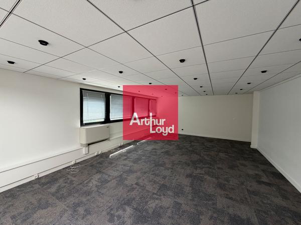 Bureaux à vendre Meylan 313 m² rénovés avec 12 places de stationnement