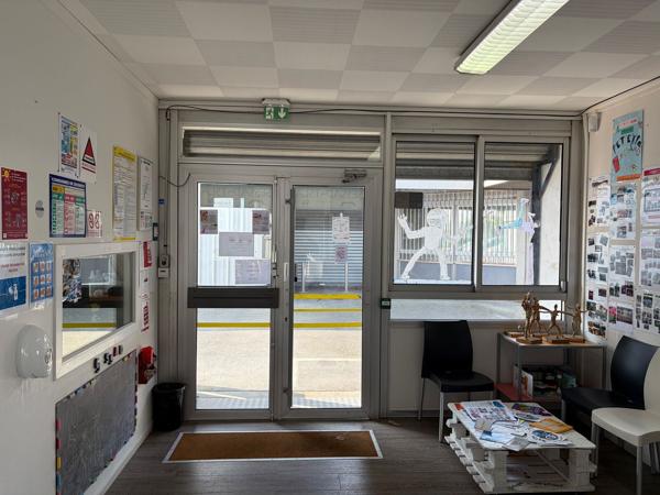 LOCATION - BUREAUX - 278 M2 - COMPIEGNE ZAC DE MERCIÈRES