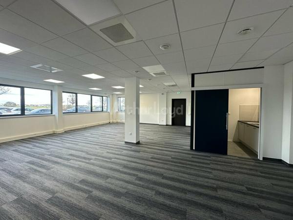 BUREAUX à LOUER de 1043 m²