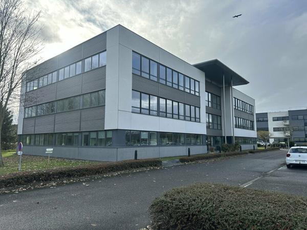 BUREAUX à LOUER de 1043 m²