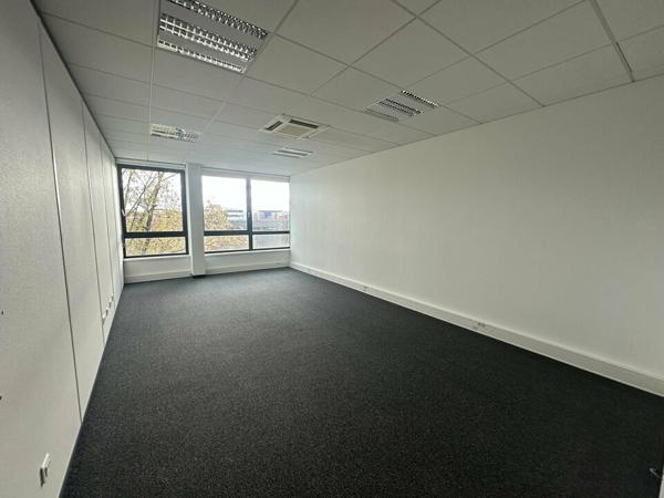 BUREAUX à LOUER de 1043 m²
