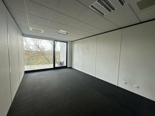 BUREAUX à LOUER de 1043 m²