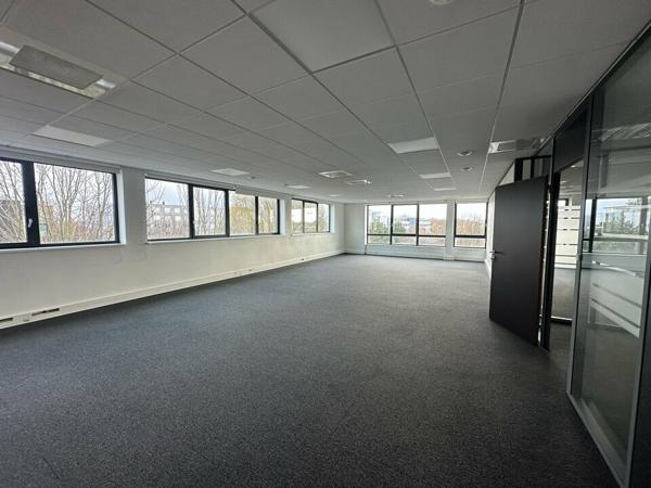 BUREAUX à LOUER de 1043 m²
