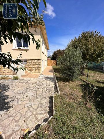 Appartement à louer 4 pièces 77.76m²