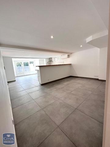 Appartement à louer 4 pièces 77.76m²