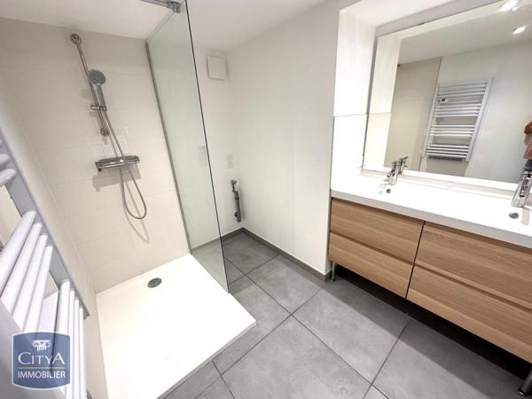 Appartement à louer 4 pièces 77.76m²