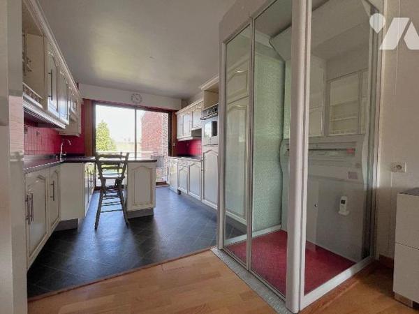 HAZEBROUCK hyper centre !! Cadre de vie très agréable à proximité de toutes commodités !!
Bel ...