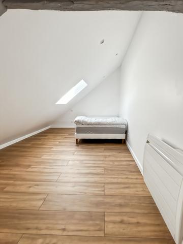 À LOUER - APPARTEMENT MEUBLÉ DUPLEX - MENNECY