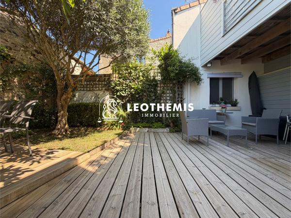 MAISON DE CARACTÈRE AVEC JARDIN ET TERRASSE EN CENTRE-VILLE