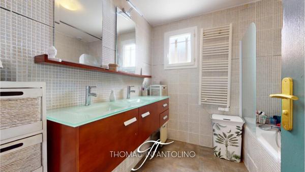 EN EXCLUSIVITE - PLAIN PIED - 4 CHAMBRES - PISCINE