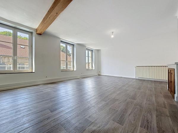 APPARTEMENT TRIPLEX F6 - 3 CHAMBRES, GARAGE, JARDIN - JOUY-AUX-ARCHES