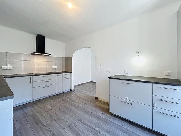 APPARTEMENT TRIPLEX F6 - 3 CHAMBRES, GARAGE, JARDIN - JOUY-AUX-ARCHES