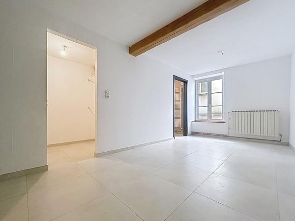 APPARTEMENT TRIPLEX F6 - 3 CHAMBRES, GARAGE, JARDIN - JOUY-AUX-ARCHES