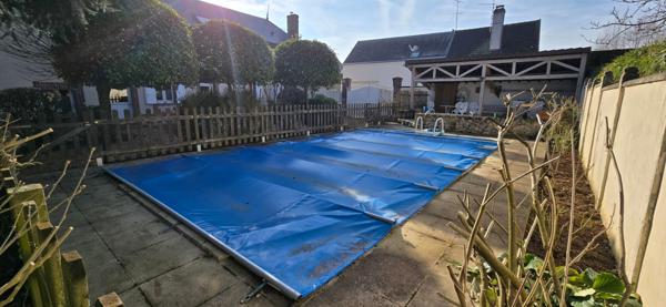 DREUX : Superbe Longère rénovée de 250m² sur parc de 1860m² avec piscine