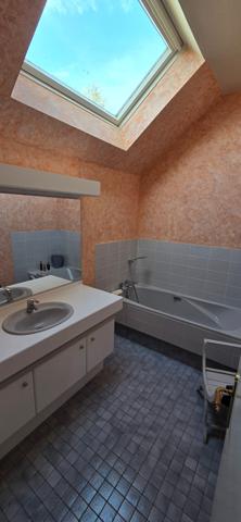 DREUX : Superbe Longère rénovée de 250m² sur parc de 1860m² avec piscine