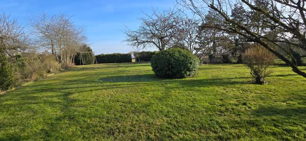 DREUX : Superbe Longère rénovée de 250m² sur parc de 1860m² avec piscine